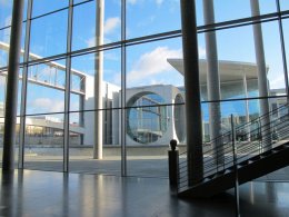 Paul-Löbe-Haus mit Blick auf das Marie-Elisabeth-Lüders-Haus